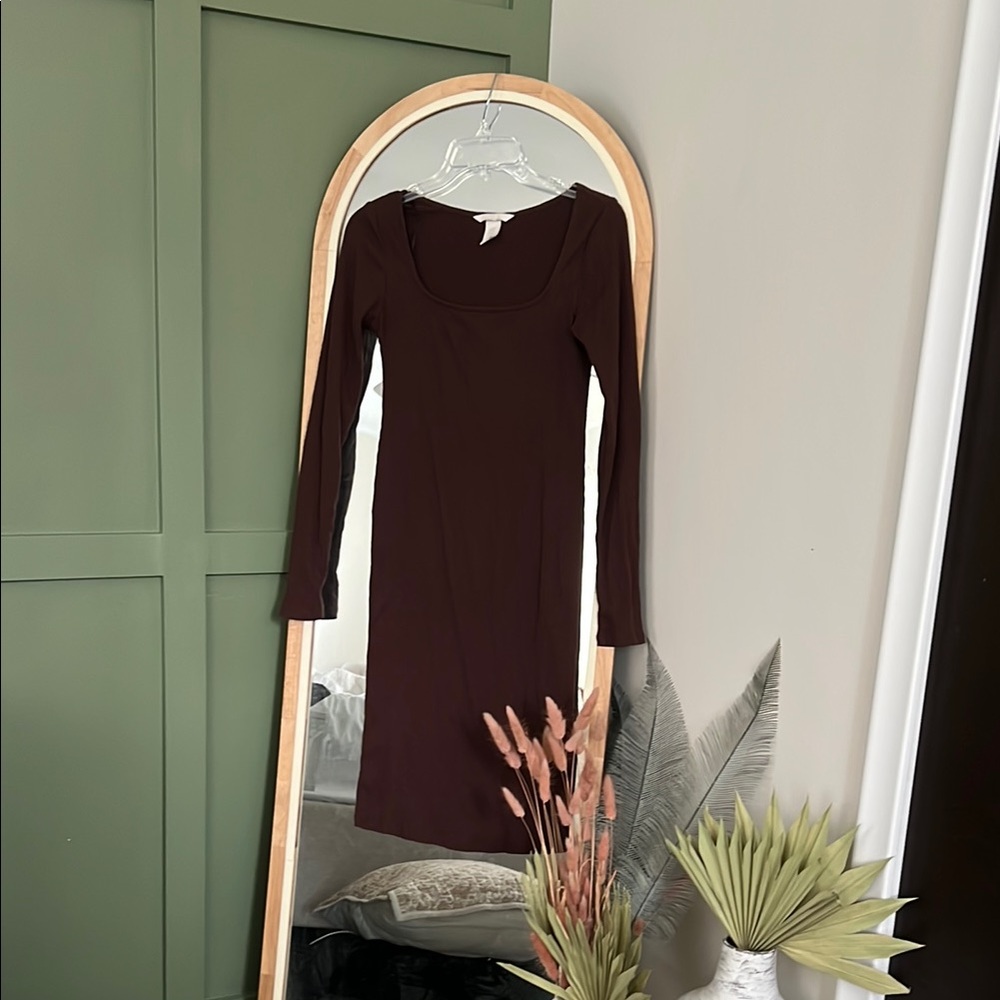 H&M MAMA Chocolate Long Sleeve Ribbed Dress